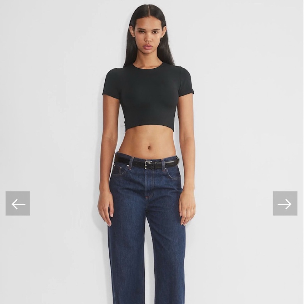 Aritzia Black Contour Crop T Shirt